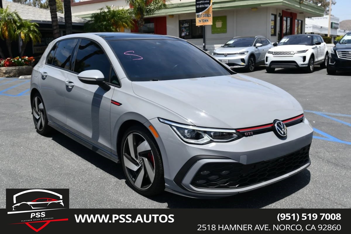2022 Volkswagen Golf GTI 2.0T SE 4-door's photo