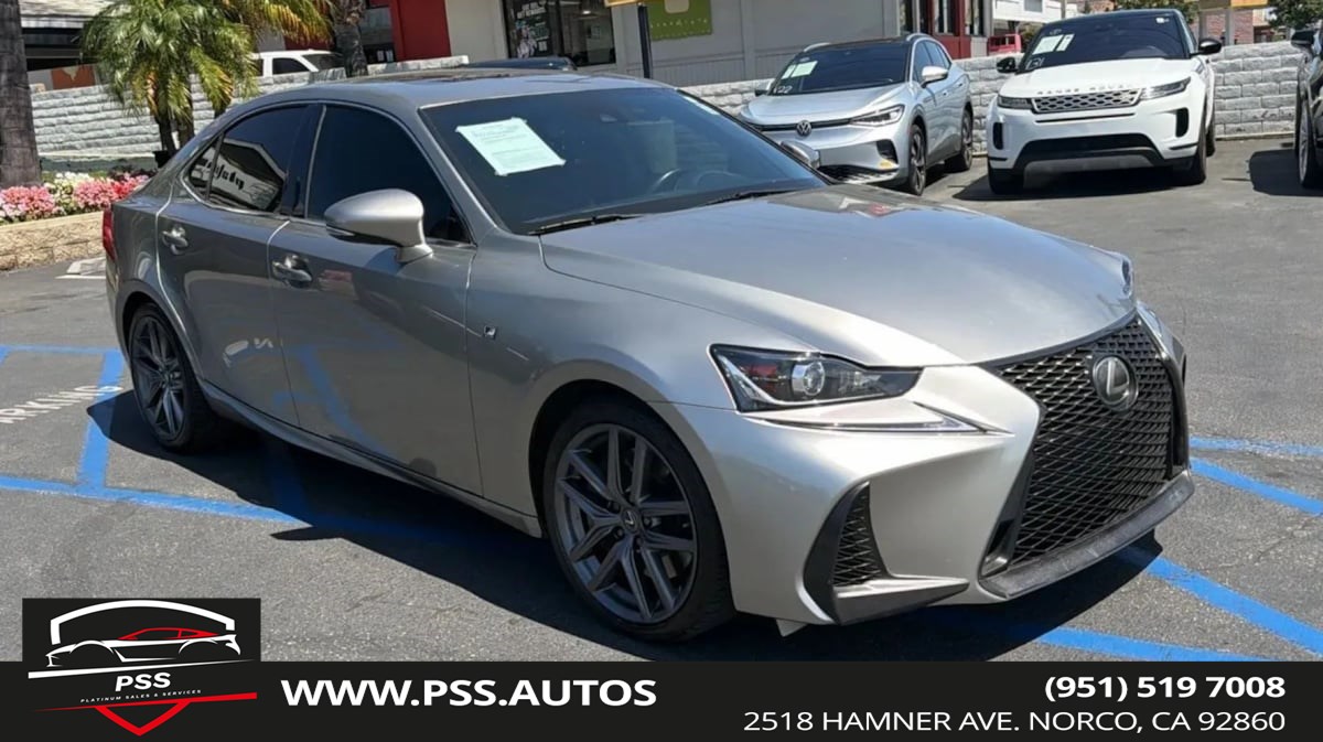2017 Lexus IS 350 200t's photo