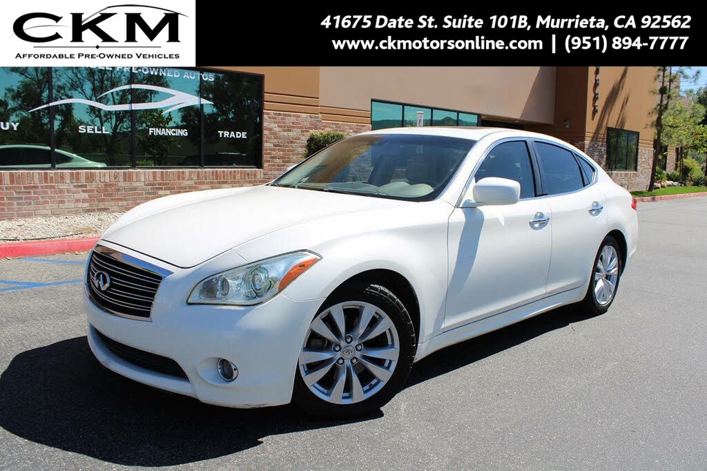 2011 INFINITI M37 