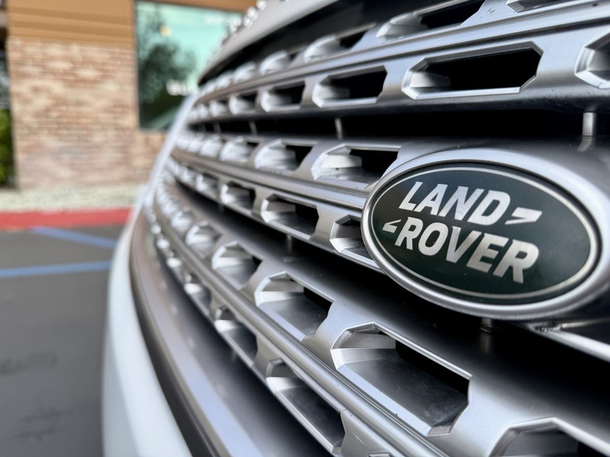 2016 Land Rover Range Rover SuperCharged photo 16
