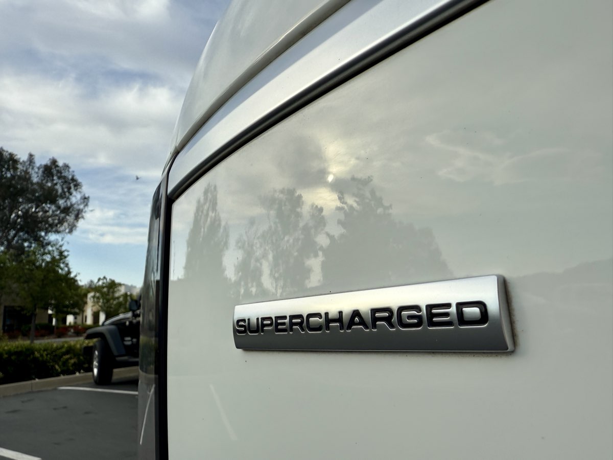 2016 Land Rover Range Rover SuperCharged photo 20