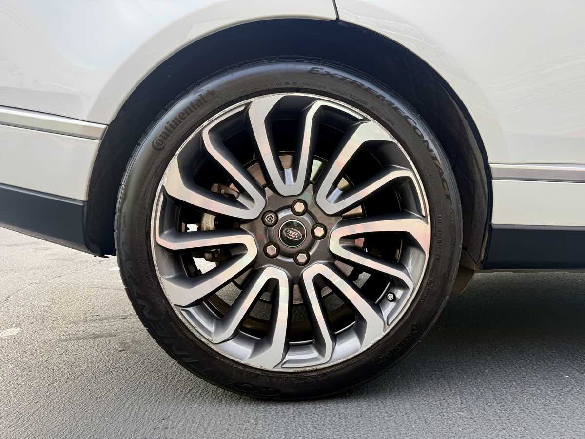 2016 Land Rover Range Rover SuperCharged photo 21