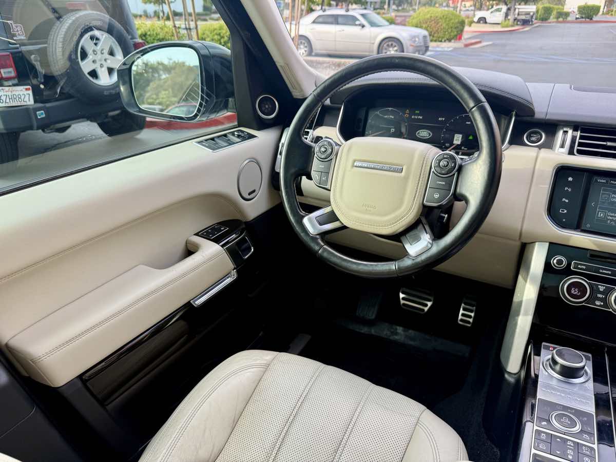 2016 Land Rover Range Rover SuperCharged photo 28