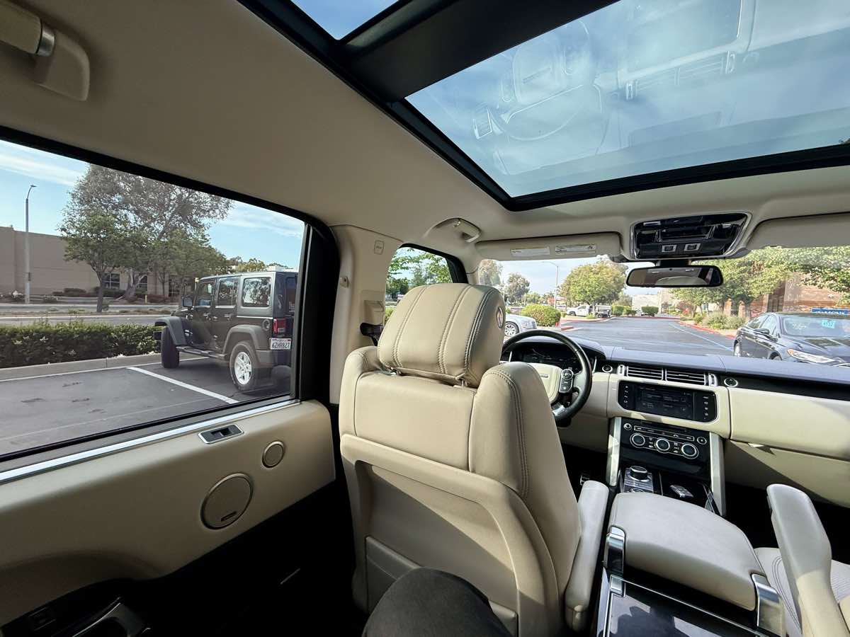 2016 Land Rover Range Rover SuperCharged photo 36