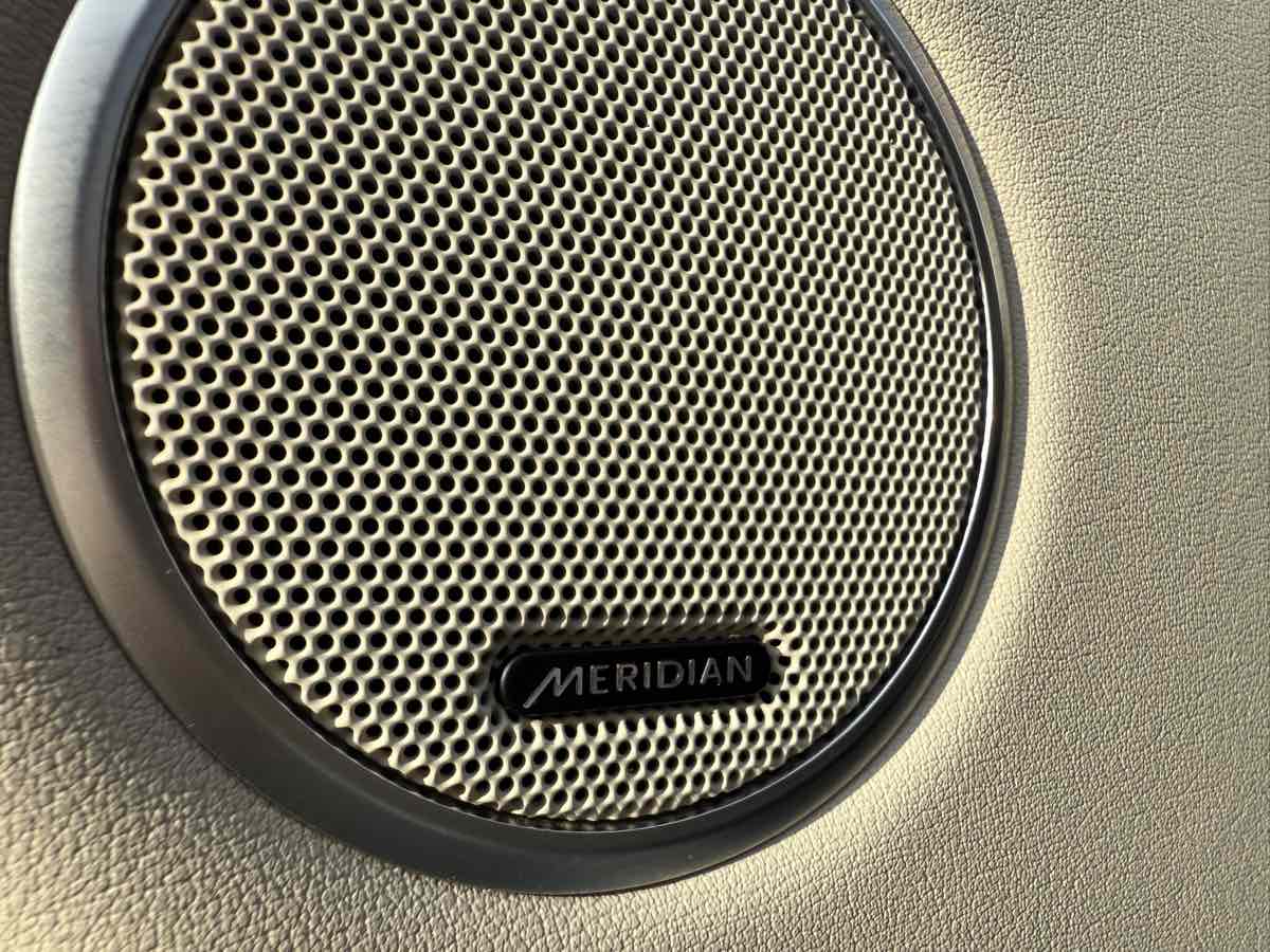 2016 Land Rover Range Rover SuperCharged photo 40