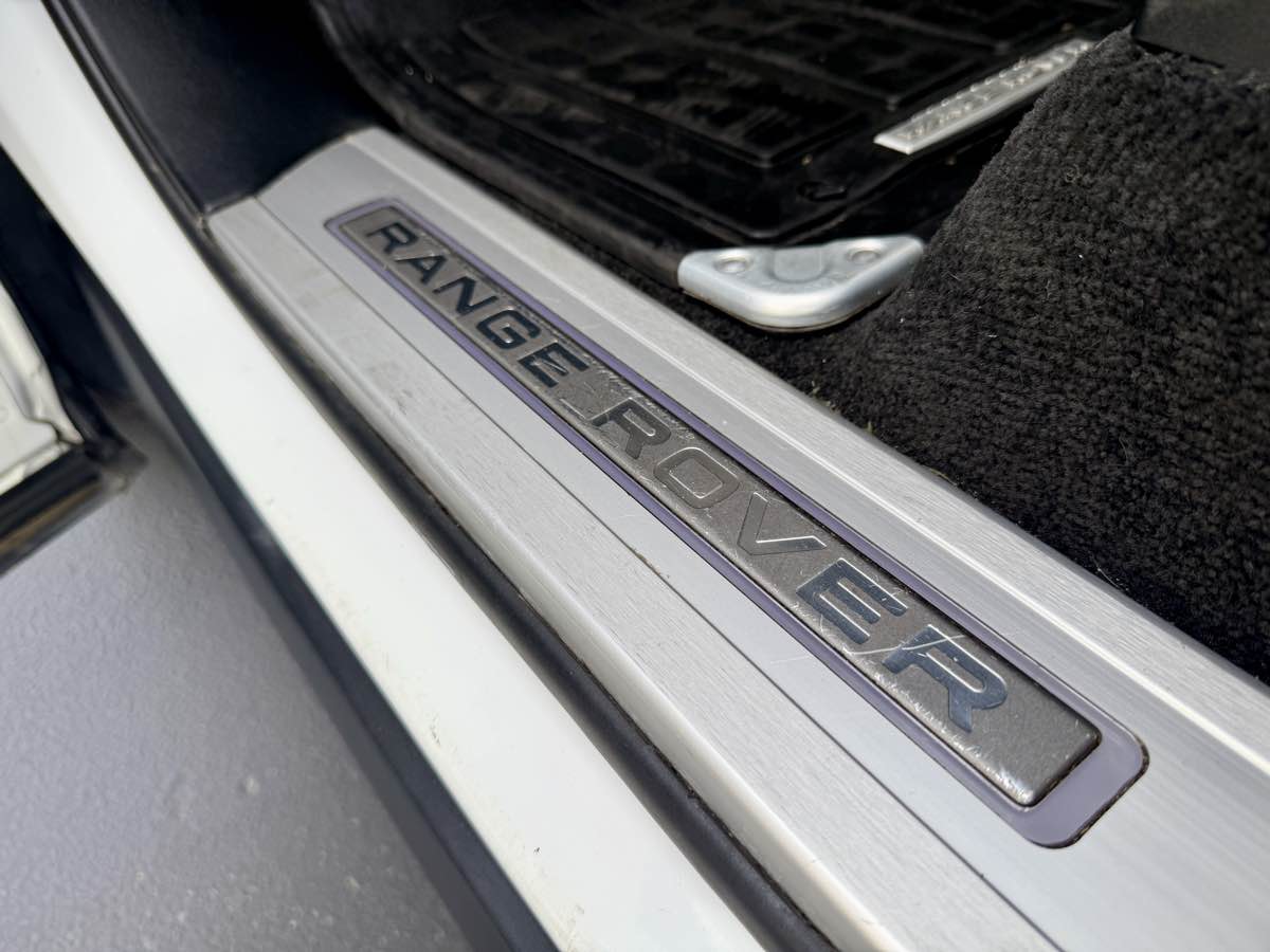 2016 Land Rover Range Rover SuperCharged photo 42