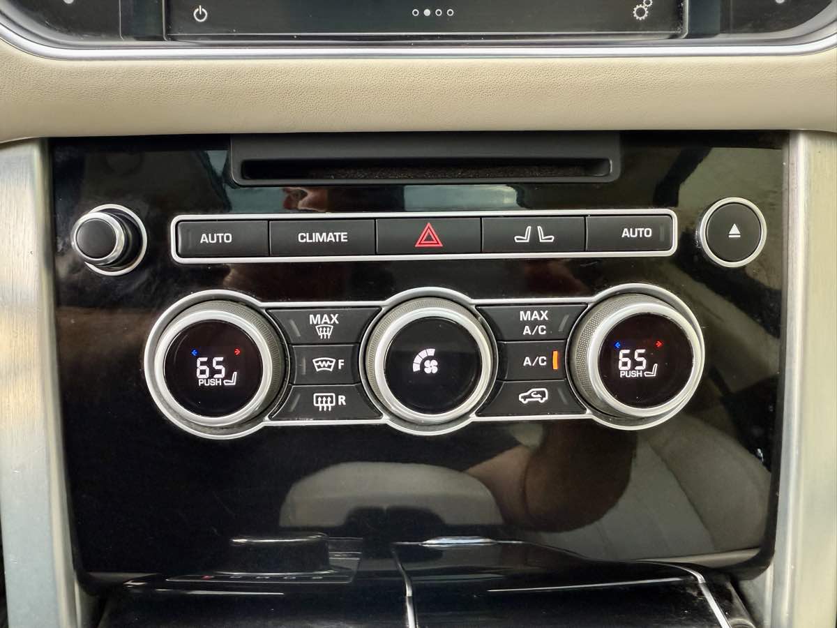2016 Land Rover Range Rover SuperCharged photo 61