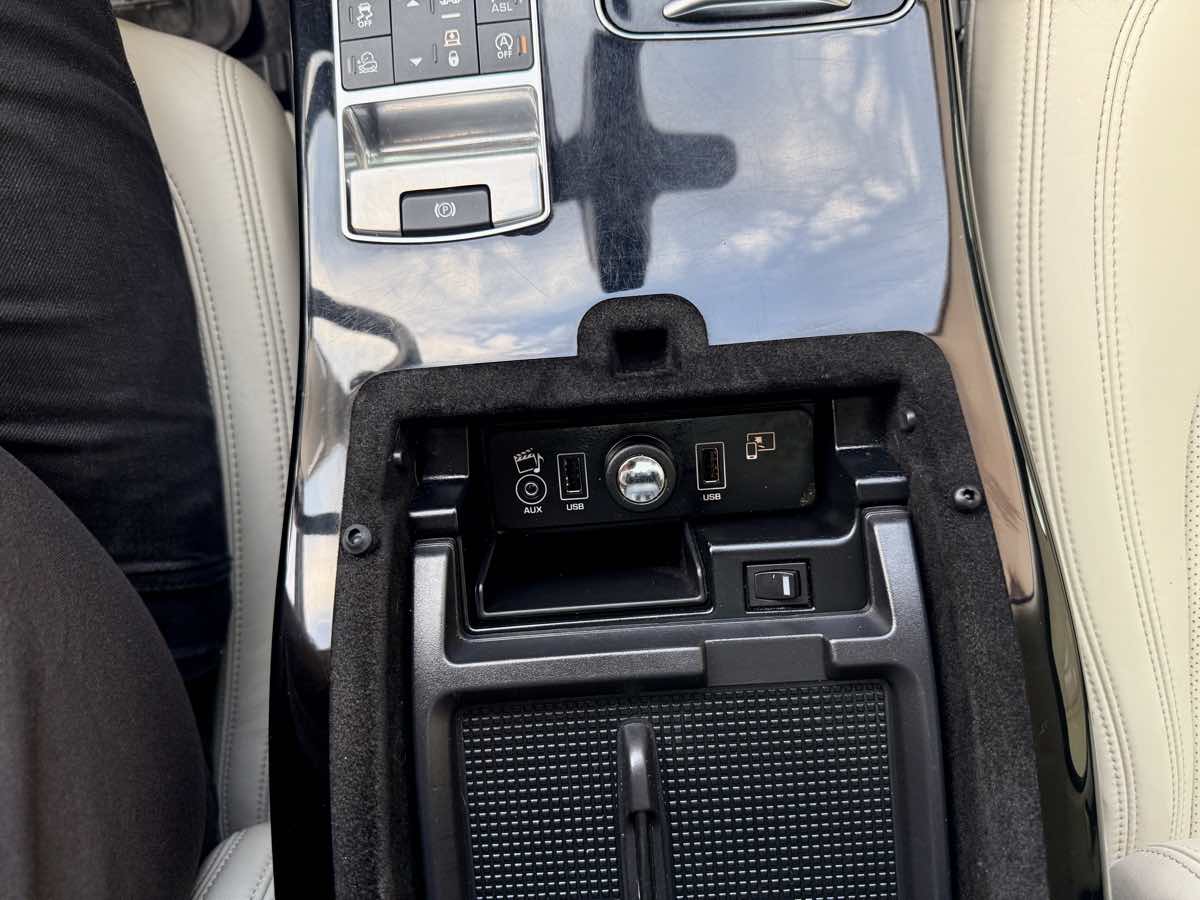 2016 Land Rover Range Rover SuperCharged photo 65