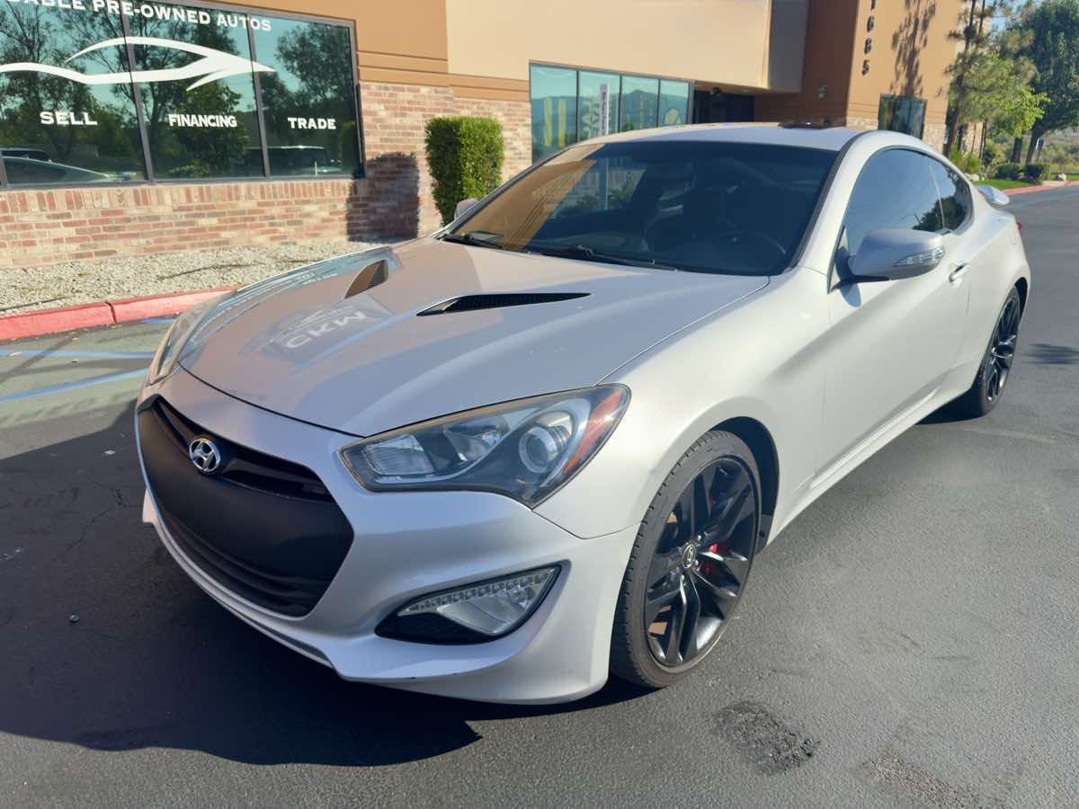 2014 Hyundai Genesis Coupe 3.8 Ultimate photo 3