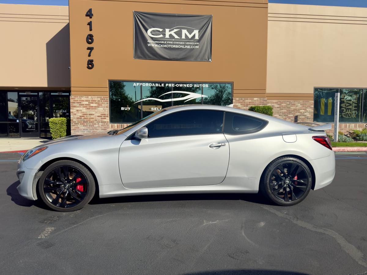 2014 Hyundai Genesis Coupe 3.8 Ultimate photo 4