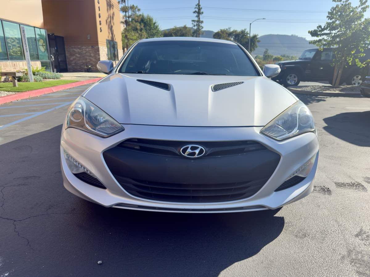 2014 Hyundai Genesis Coupe 3.8 Ultimate photo 5