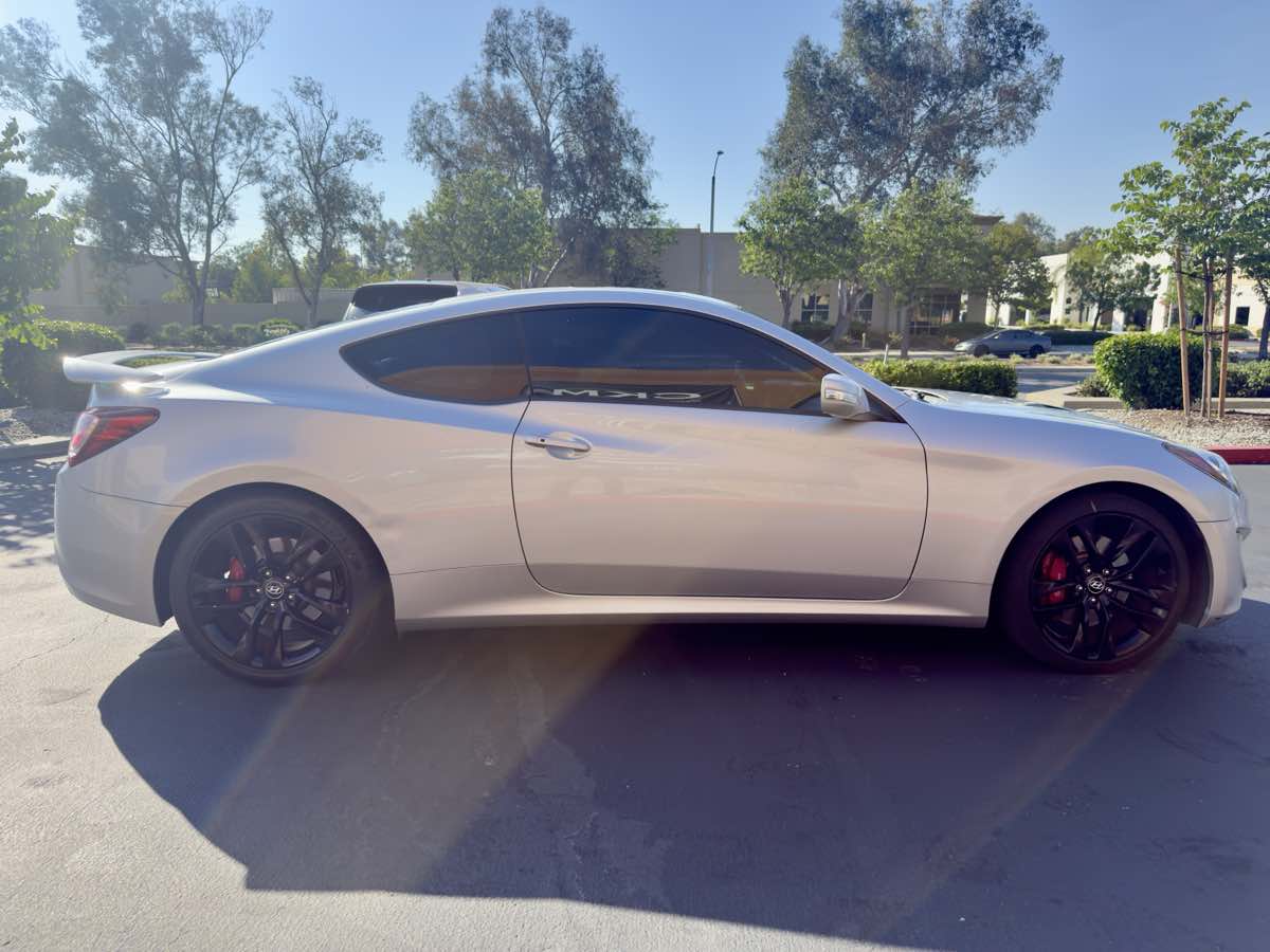 2014 Hyundai Genesis Coupe 3.8 Ultimate photo 8