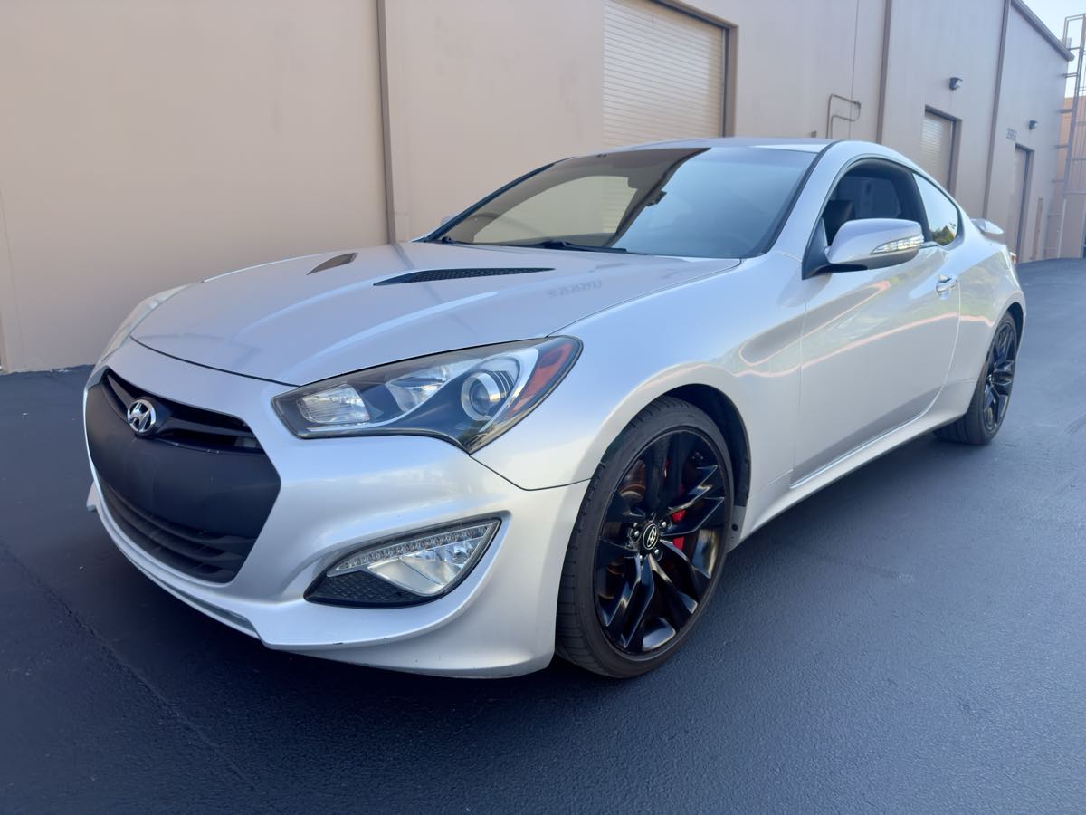 2014 Hyundai Genesis Coupe 3.8 Ultimate photo 12