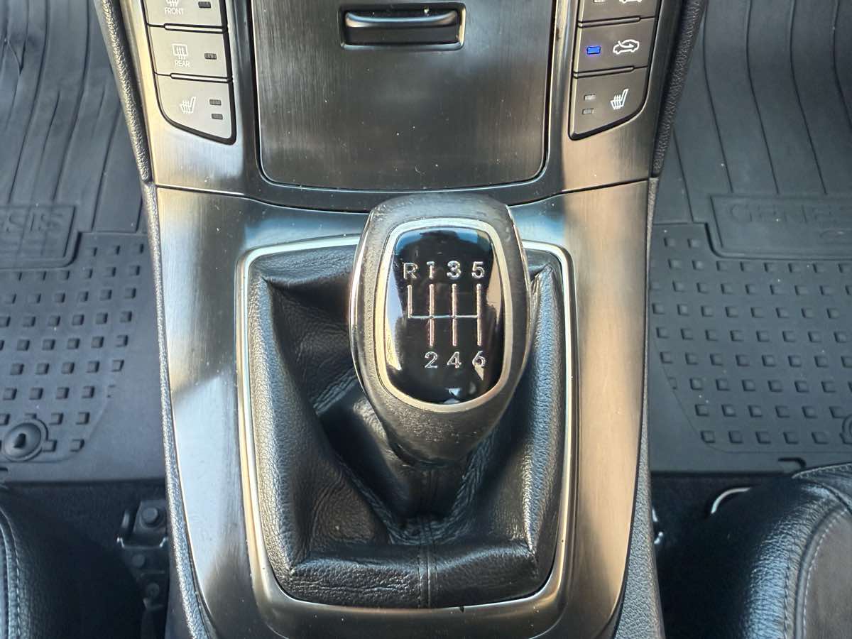 2014 Hyundai Genesis Coupe 3.8 Ultimate photo 30