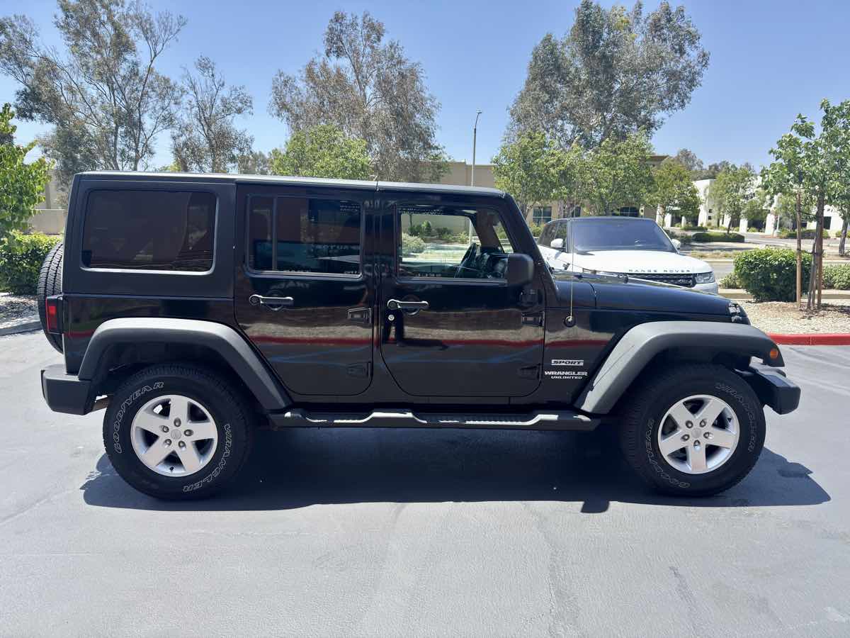2013 Jeep Wrangler Unlimited Sport photo 7