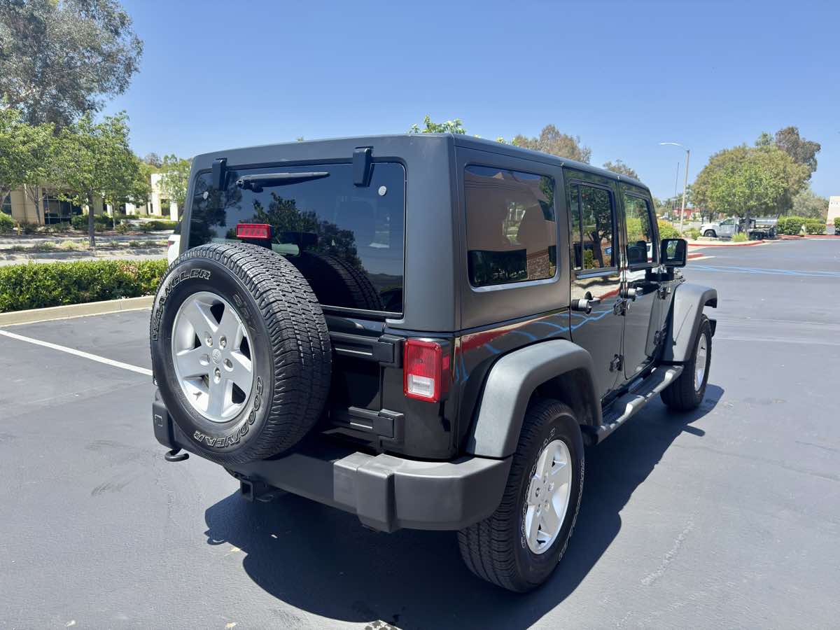 2013 Jeep Wrangler Unlimited Sport photo 8