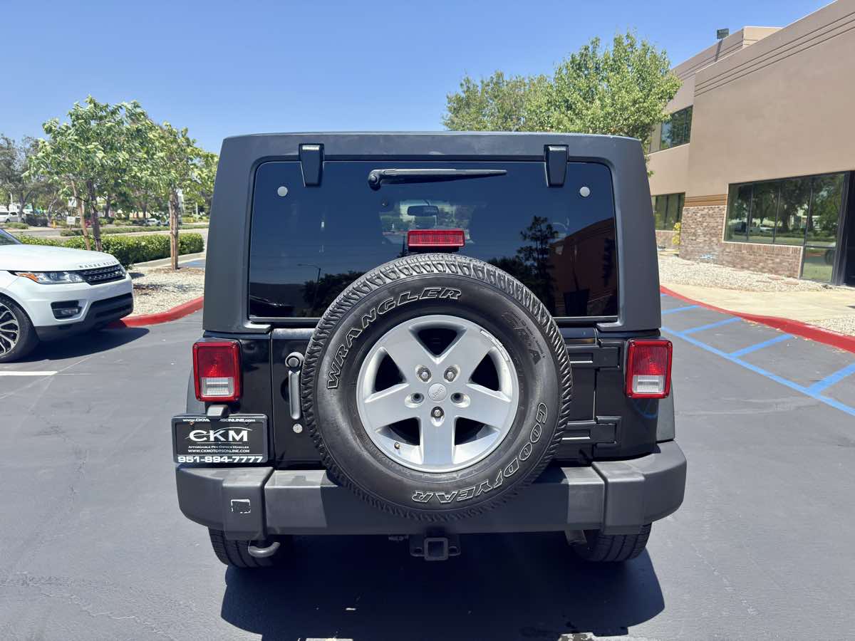 2013 Jeep Wrangler Unlimited Sport photo 9