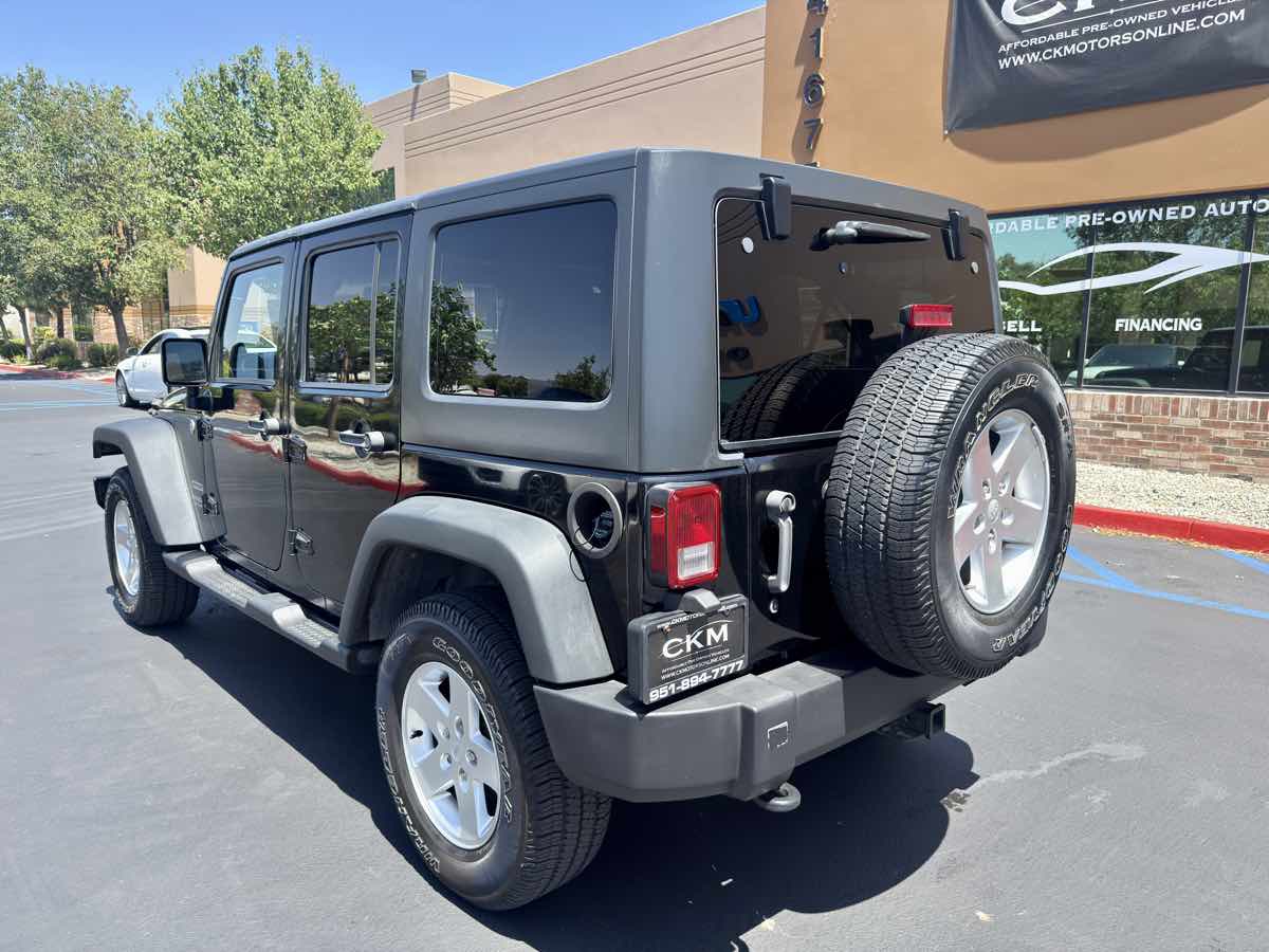 2013 Jeep Wrangler Unlimited Sport photo 10