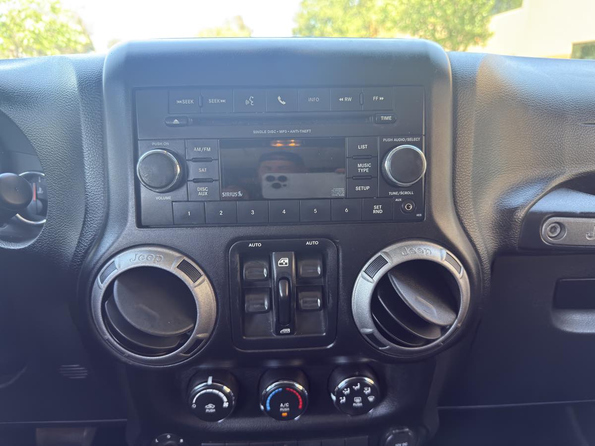 2013 Jeep Wrangler Unlimited Sport photo 24