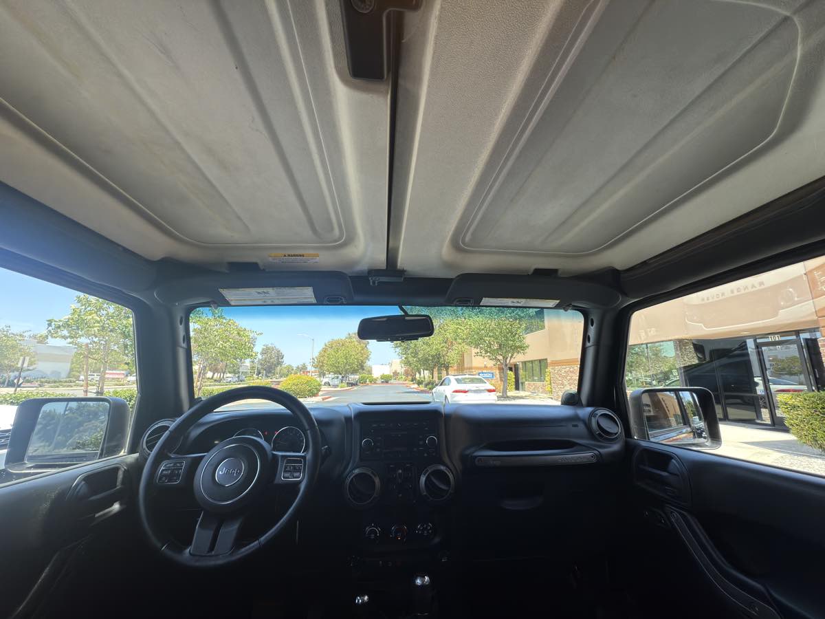 2013 Jeep Wrangler Unlimited Sport photo 25