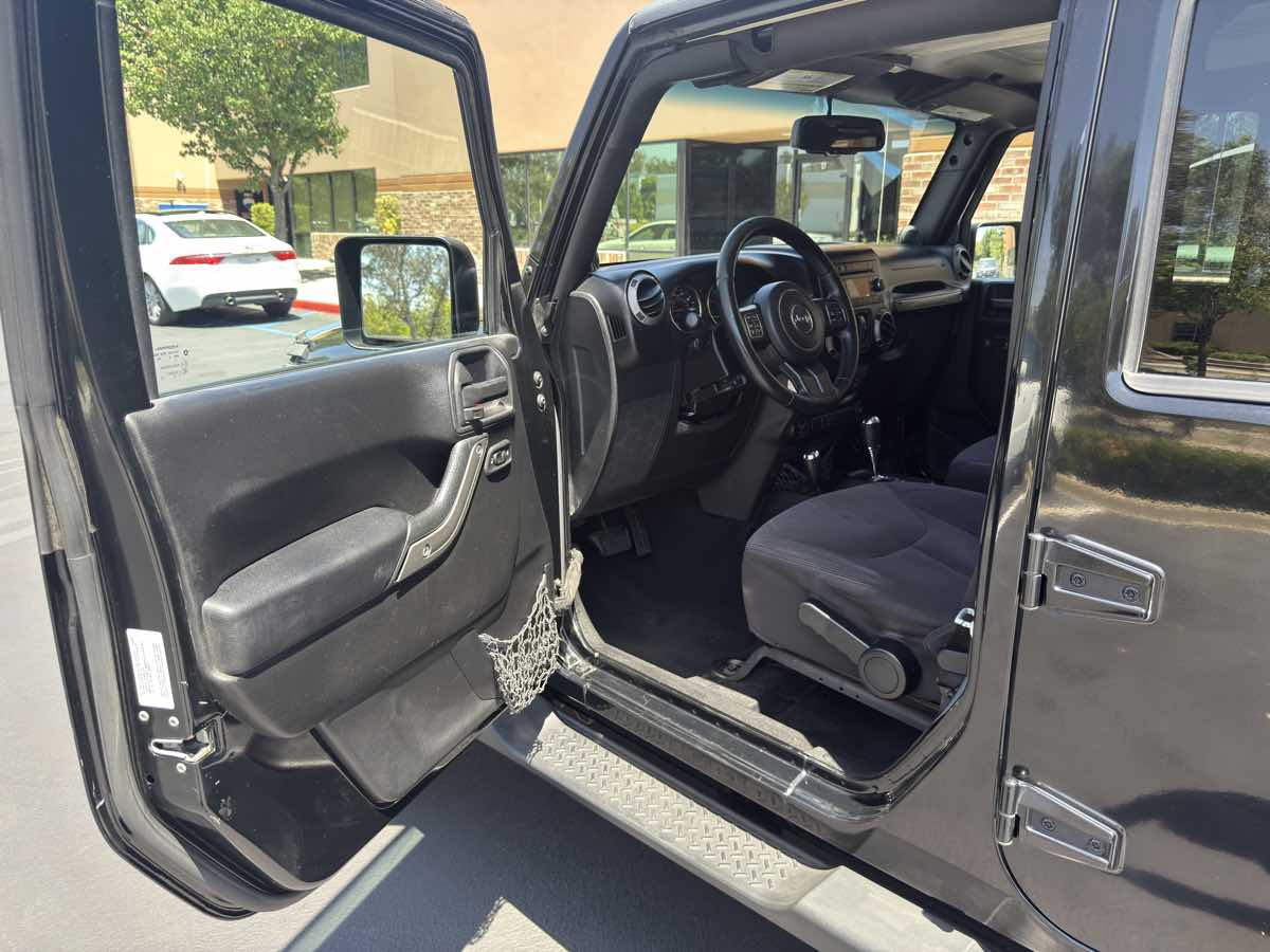 2013 Jeep Wrangler Unlimited Sport photo 28