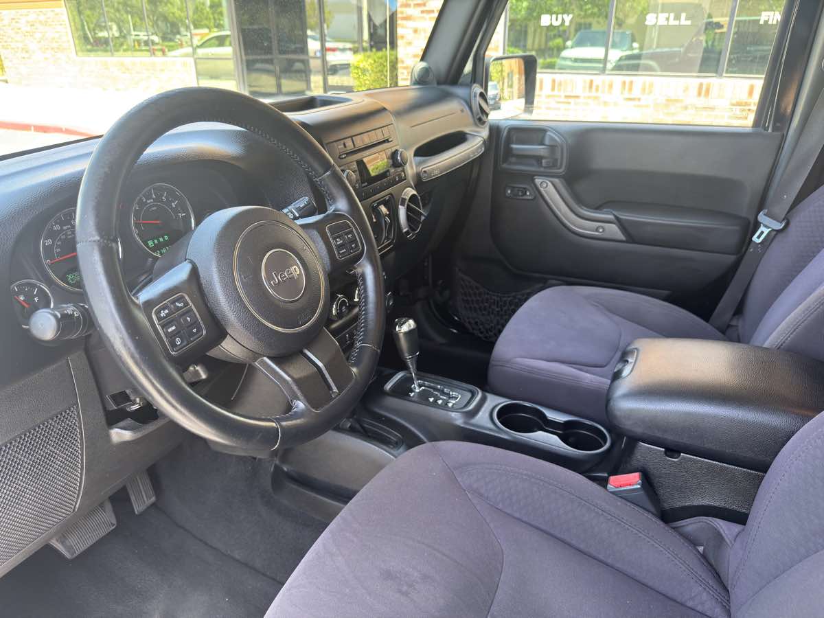 2013 Jeep Wrangler Unlimited Sport photo 30