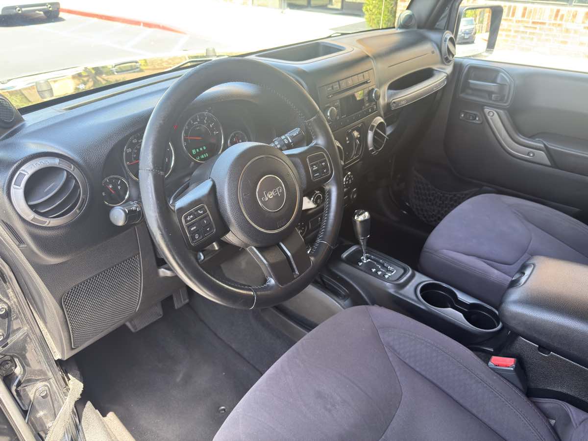 2013 Jeep Wrangler Unlimited Sport photo 34