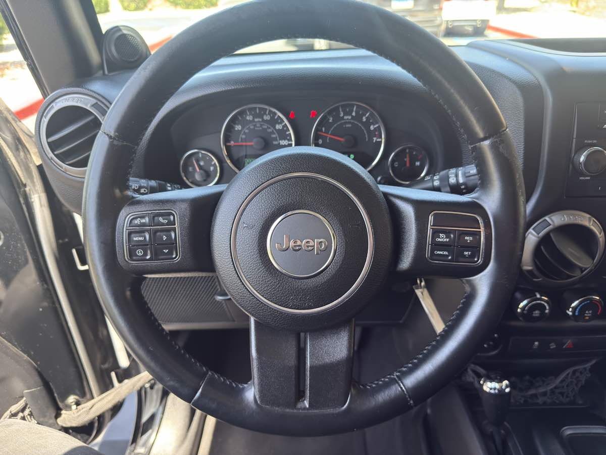 2013 Jeep Wrangler Unlimited Sport photo 36