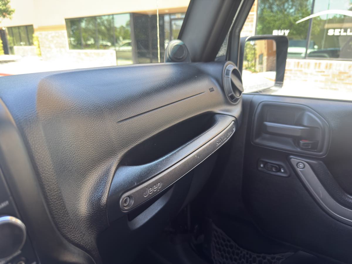 2013 Jeep Wrangler Unlimited Sport photo 39