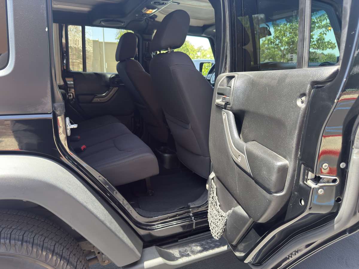 2013 Jeep Wrangler Unlimited Sport photo 45