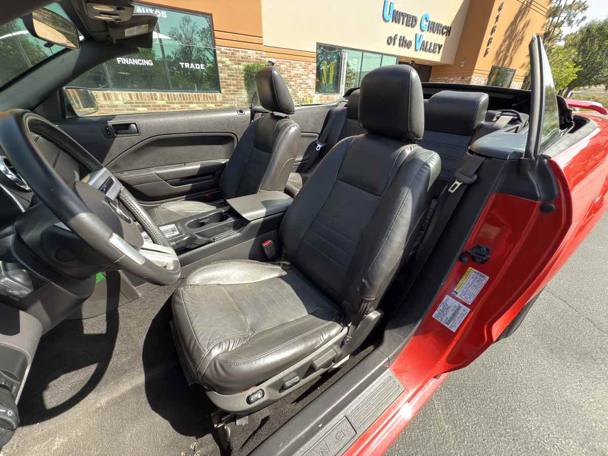 2005 Ford Mustang GT Deluxe - Photo 32