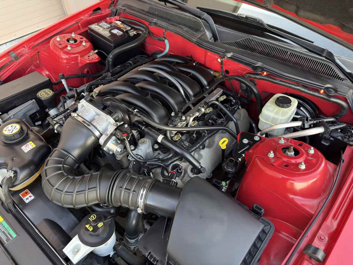 2005 Ford Mustang GT Deluxe photo 50