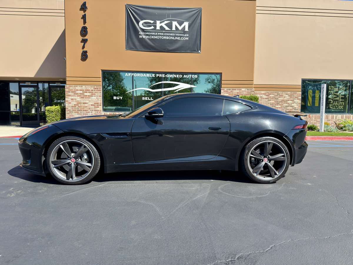 2018 Jaguar F-TYPE Base photo 3