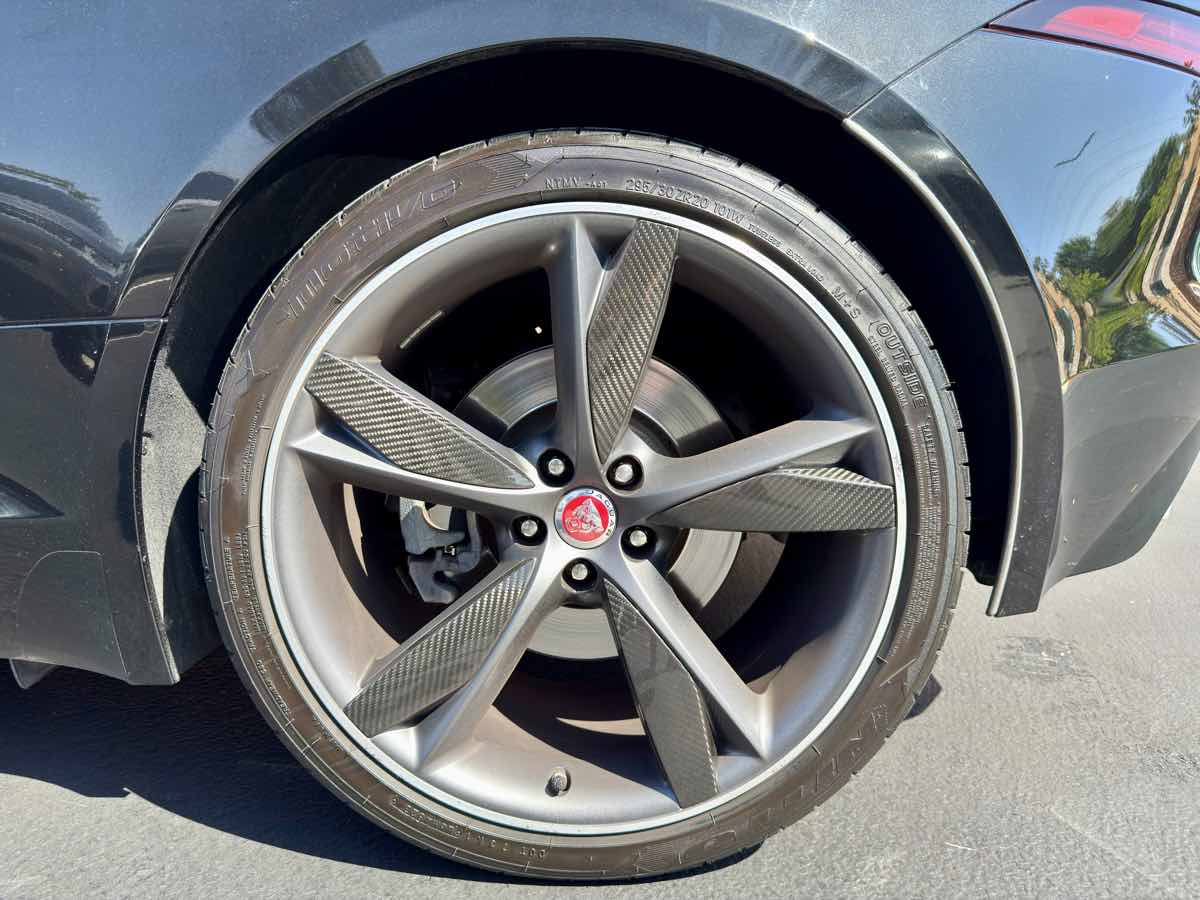 2018 Jaguar F-TYPE Base photo 23
