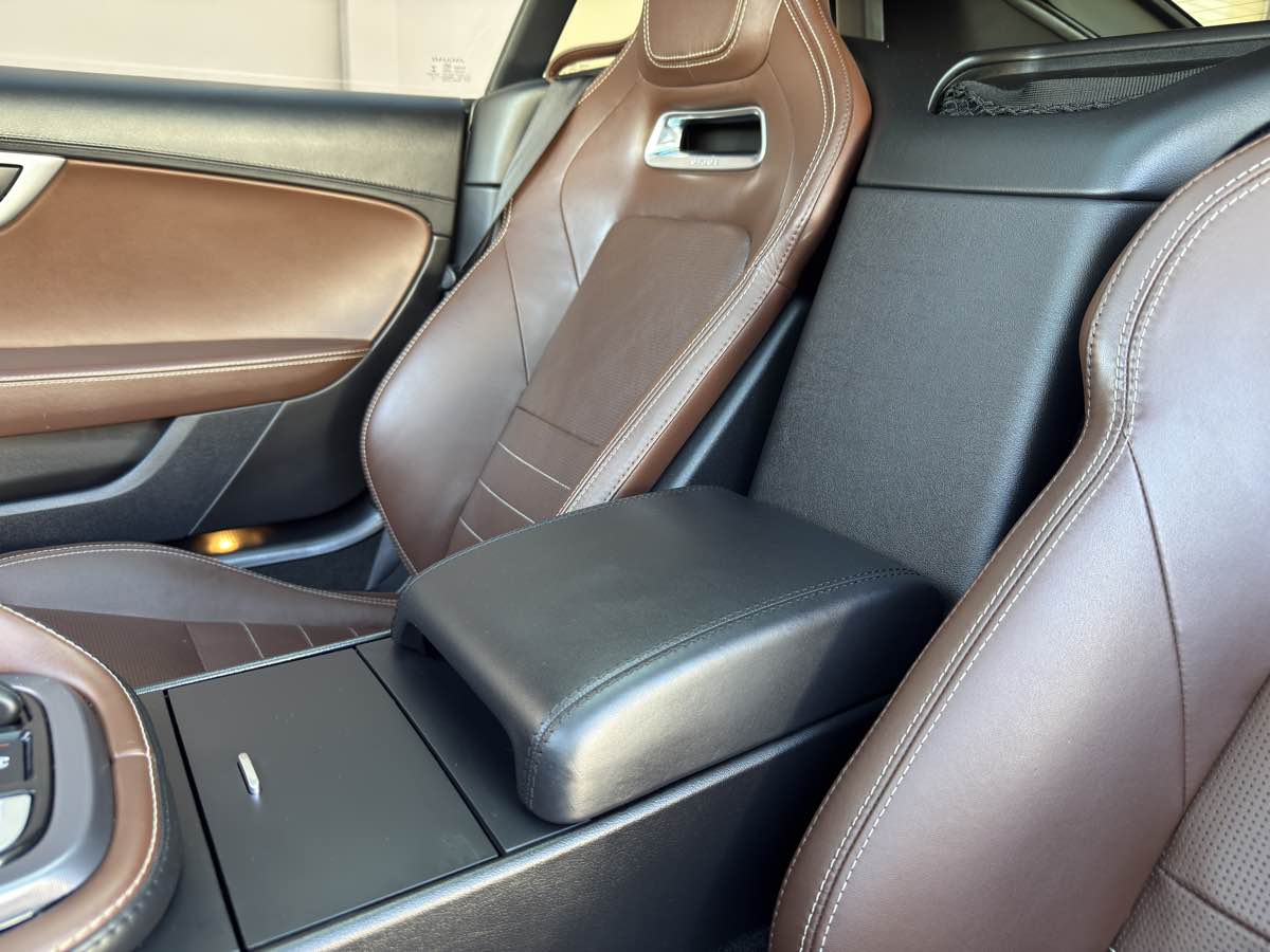 2018 Jaguar F-TYPE Base photo 39