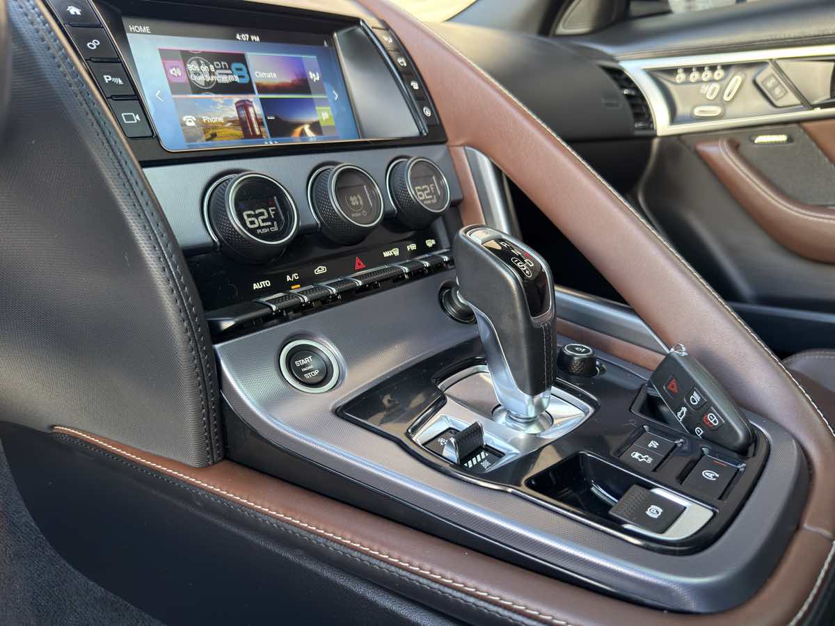 2018 Jaguar F-TYPE Base photo 29