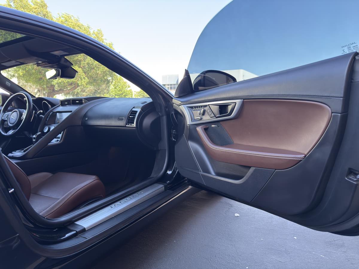 2018 Jaguar F-TYPE Base photo 52