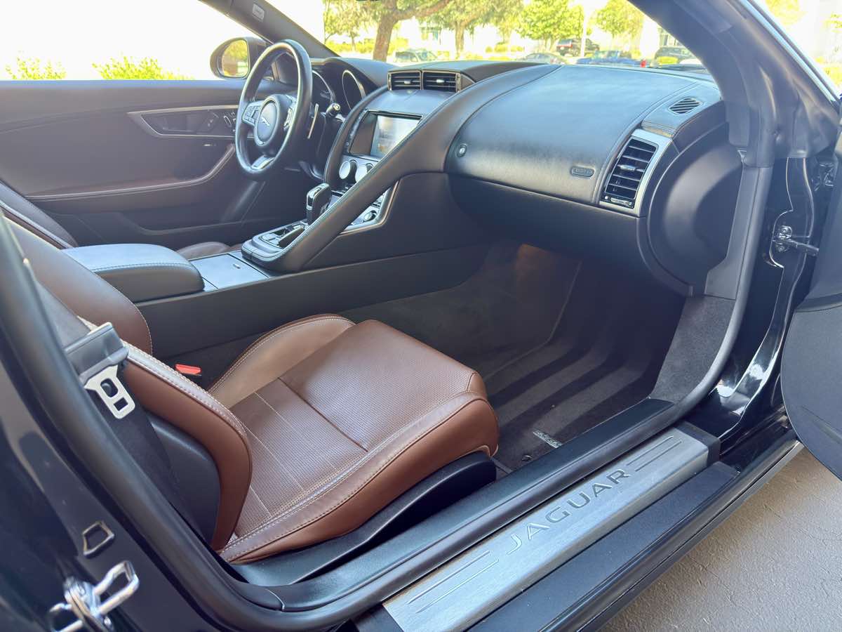 2018 Jaguar F-TYPE Base photo 53