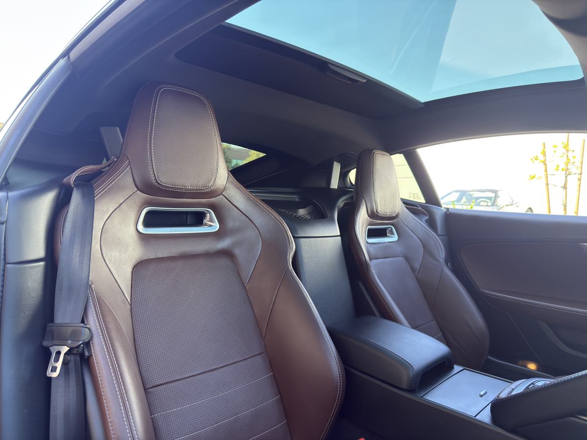 2018 Jaguar F-TYPE Base photo 55