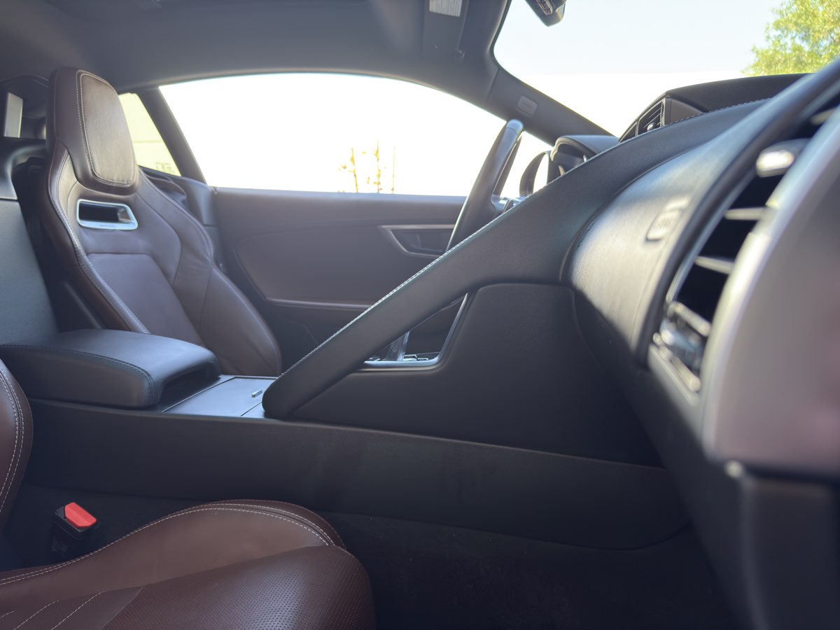 2018 Jaguar F-TYPE Base photo 57