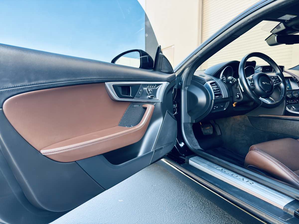 2018 Jaguar F-TYPE Base photo 26