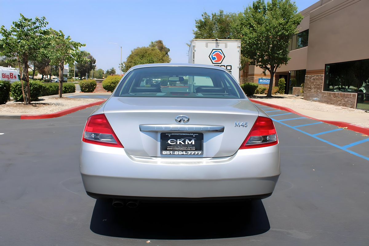 2003 Infiniti M45 photo 9