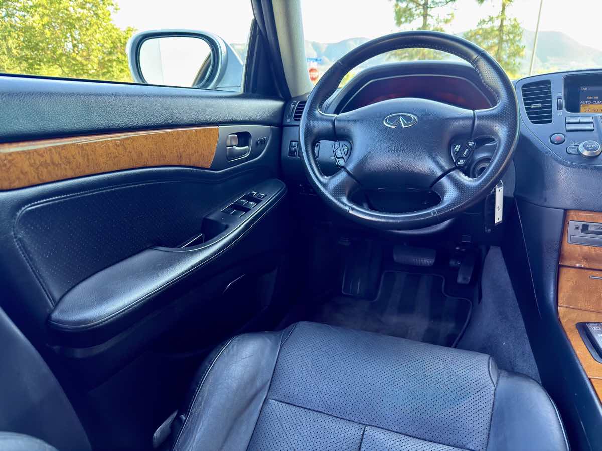 2003 Infiniti M45 photo 22