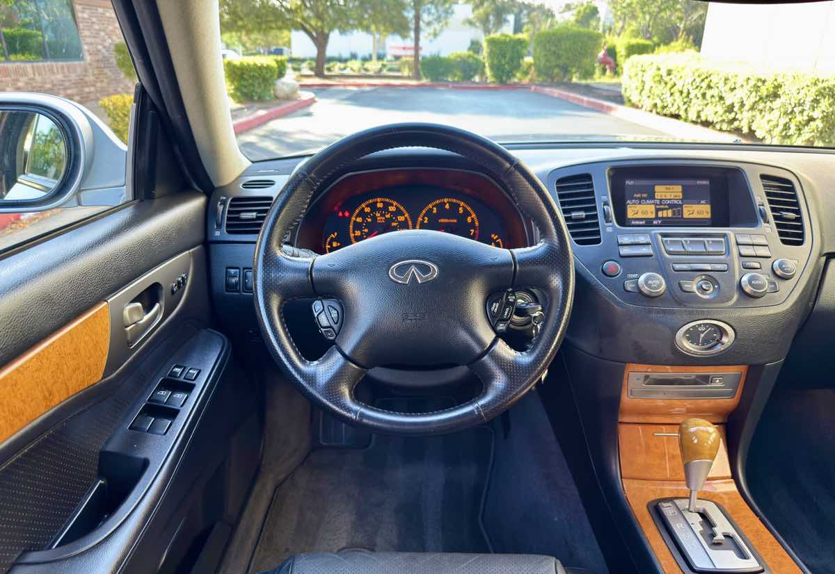 2003 Infiniti M45 photo 31