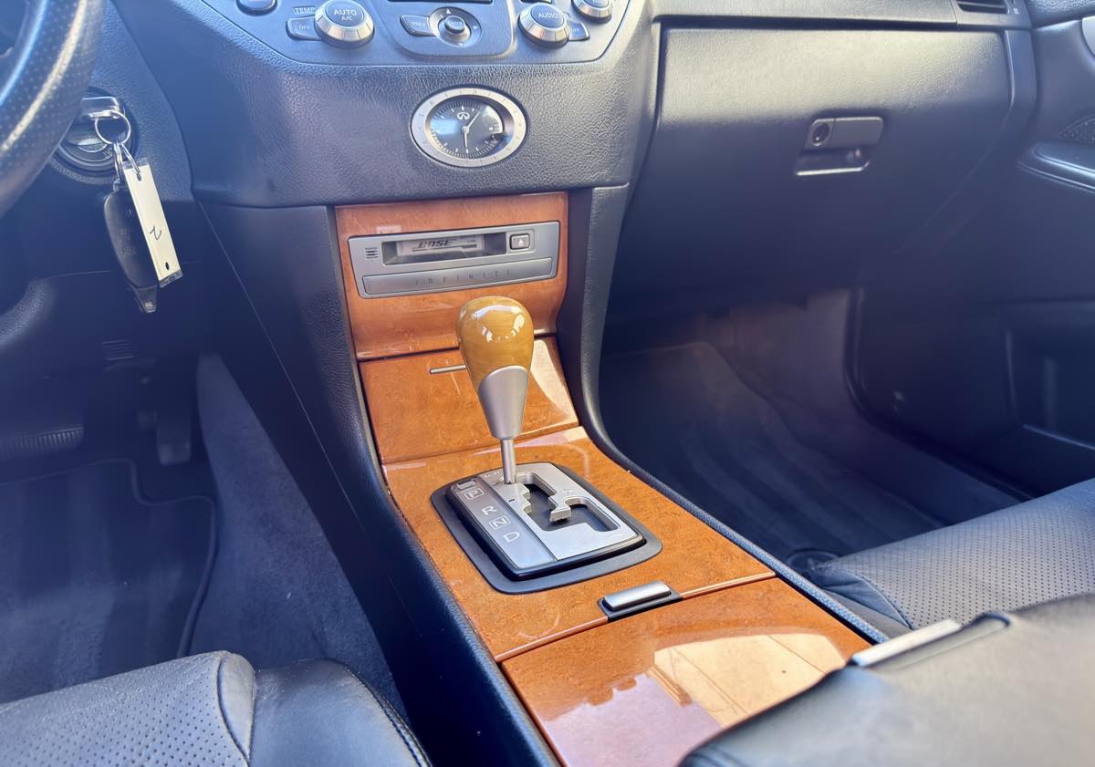 2003 Infiniti M45 photo 32