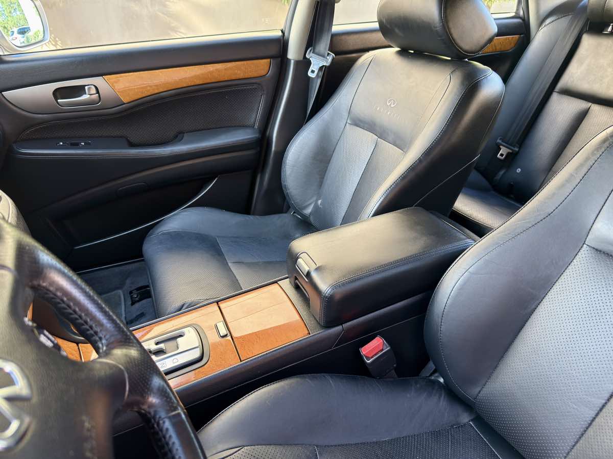2003 Infiniti M45 photo 44