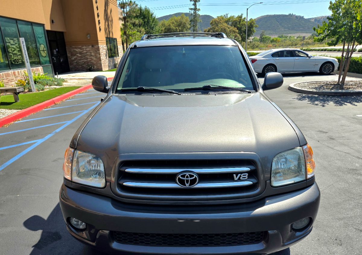 2004 Toyota Sequoia Limited photo 4