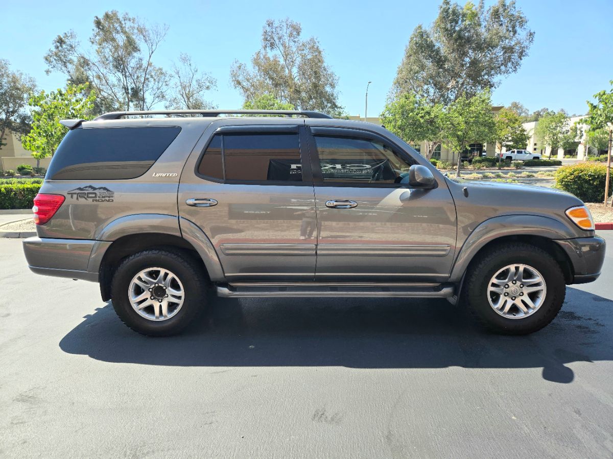 2004 Toyota Sequoia Limited photo 6