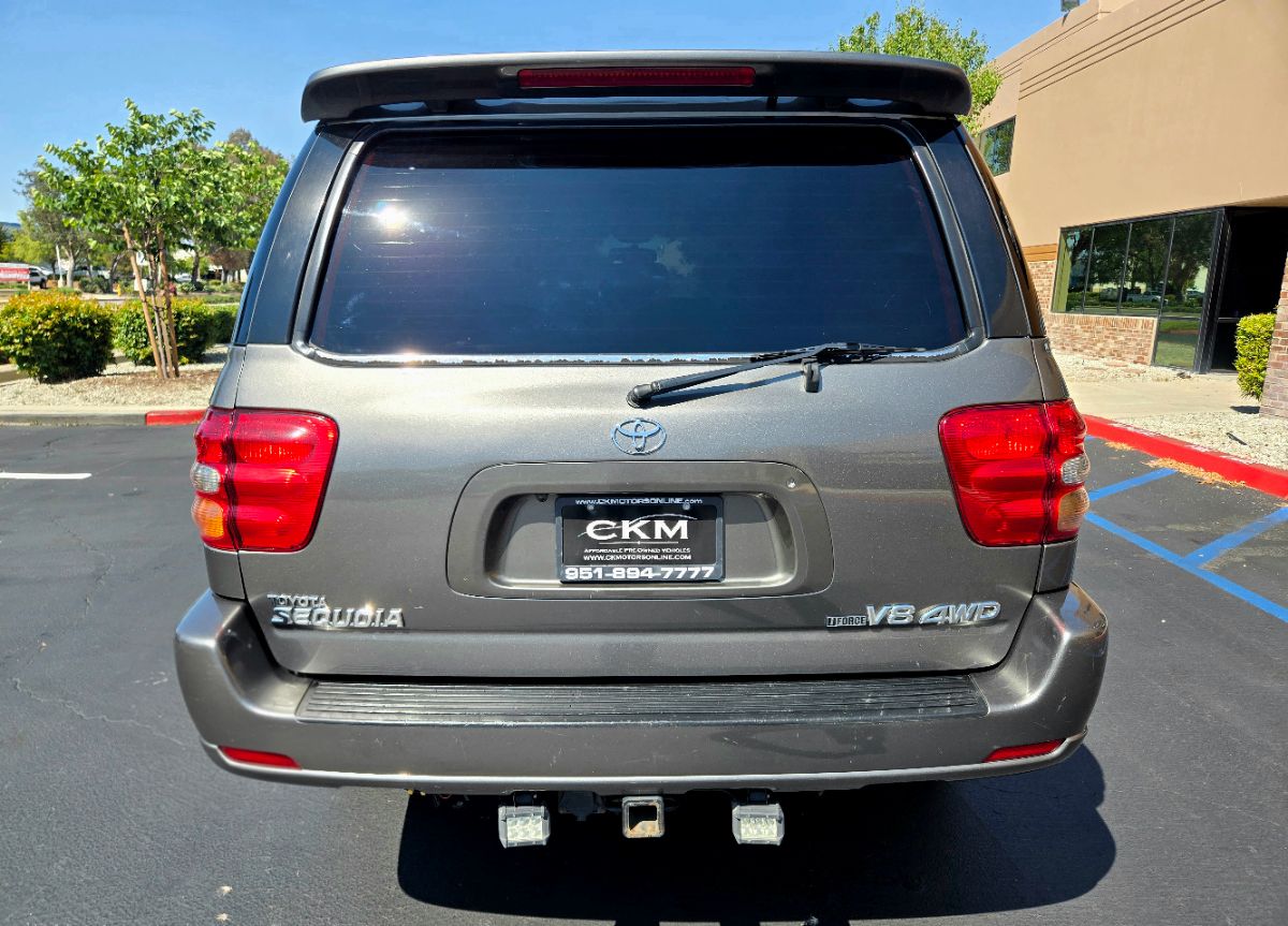2004 Toyota Sequoia Limited photo 8