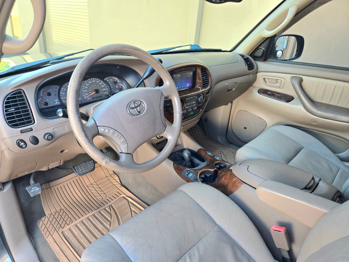 2004 Toyota Sequoia Limited photo 21
